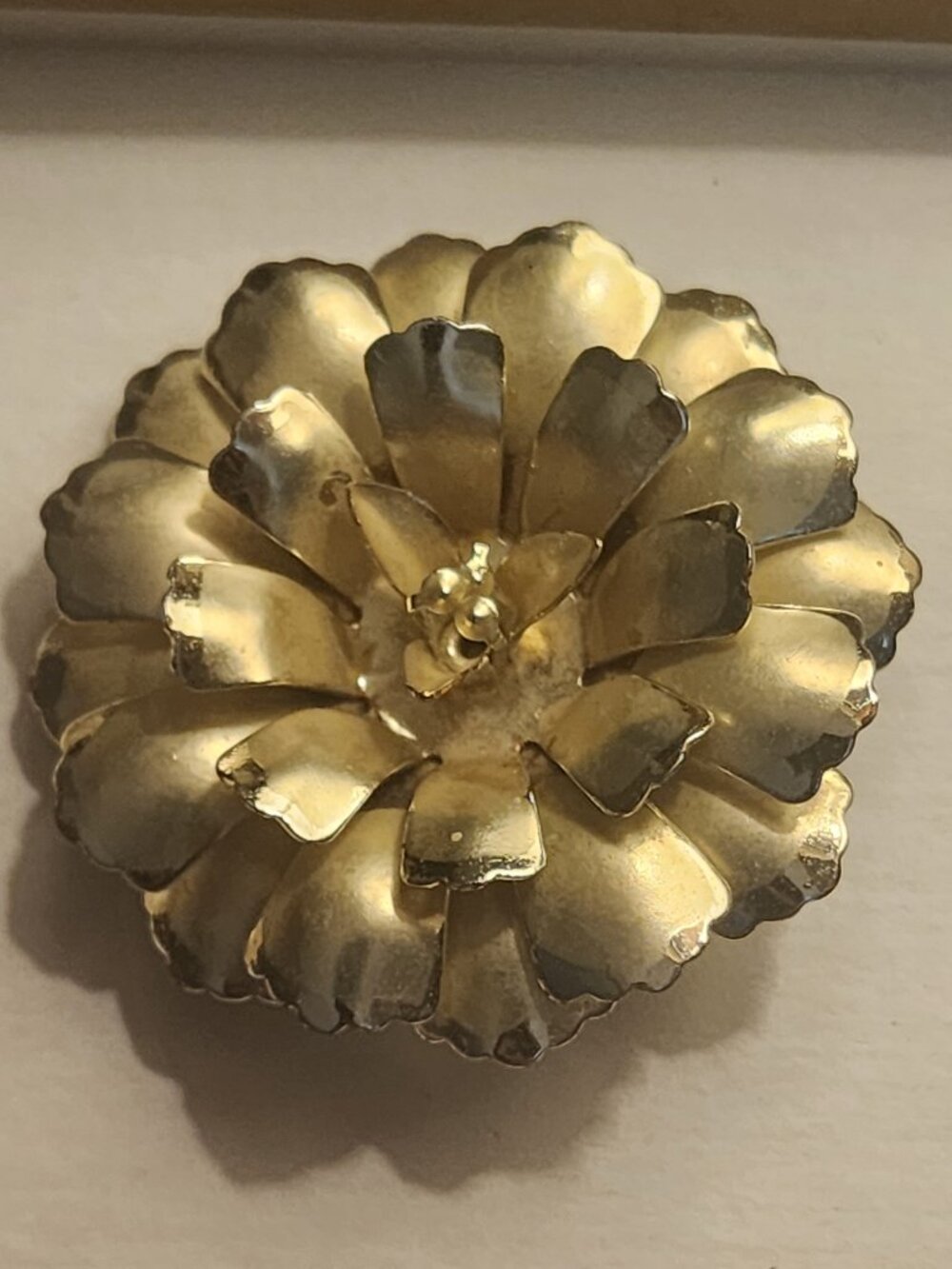 Vintage 1960s Gold-Tone Art Deco Metal Flower Brooch